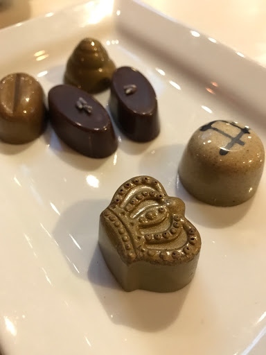 Chocolate Shop «Le Chocoholique», reviews and photos, 601 N High St, Columbus, OH 43215, USA