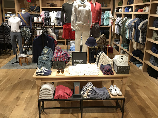 Clothing Store «J.Crew», reviews and photos, 3423 N Southport Ave, Chicago, IL 60657, USA