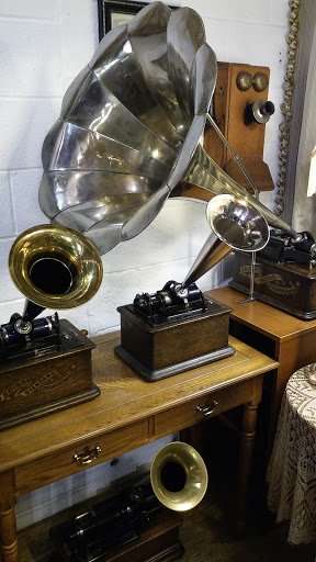 Used Furniture Store «Barrington Resale Shop», reviews and photos, 2214 E Algonquin Rd, Algonquin, IL 60102, USA