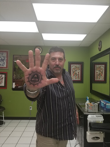 Tattoo Shop «Artageous Ink Tattoo Studio», reviews and photos, 1035 Main St #1, Green Bay, WI 54301, USA