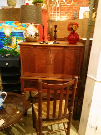 Used Furniture Store «Summer House Furniture», reviews and photos, 3620 S Manhattan Ave, Tampa, FL 33629, USA