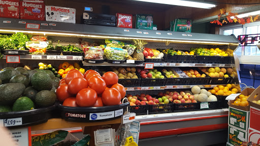 Grocery Store «Manzanita Market: The Little Apple», reviews and photos, 193 Laneda Ave, Manzanita, OR 97130, USA