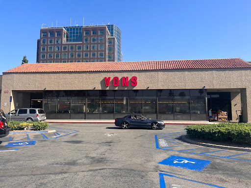 Grocery Store «Vons», reviews and photos, 130 W Lincoln Ave, Anaheim, CA 92805, USA