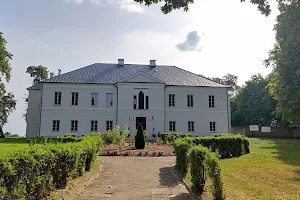 Pałac w Wiśniowej image