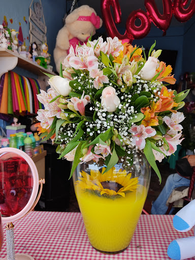 Florería Miss Cositas florería en  en la zona Centro