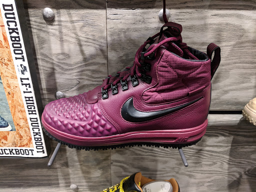 Sporting Goods Store «Nike Seattle», reviews and photos, 1500 6th Ave, Seattle, WA 98101, USA