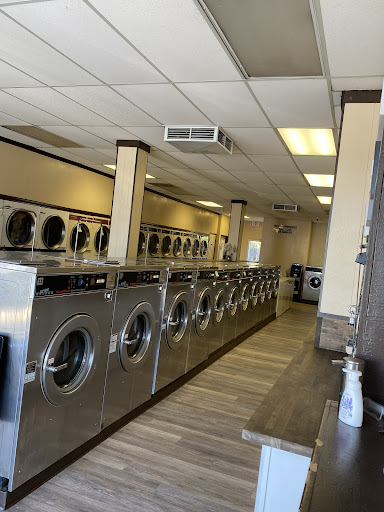 Laundry Service «Thornton Plaza Cleaners and Laundromat», reviews and photos, 9303 Thornton Rd e, Stockton, CA 95209, USA