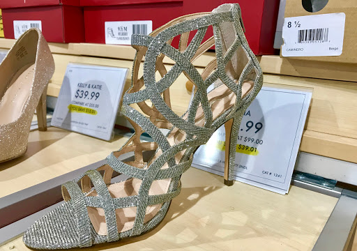 Shoe Store «DSW Designer Shoe Warehouse», reviews and photos, 8502 Eager Rd, Brentwood, MO 63144, USA