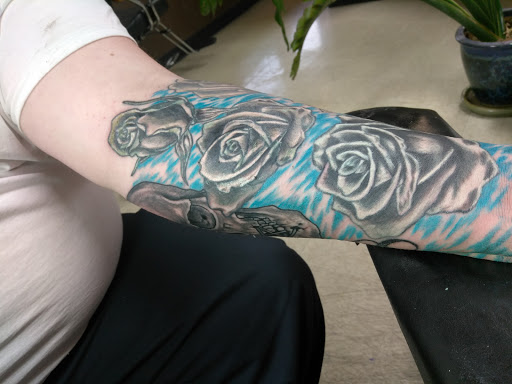 Tattoo Shop «Lucky Squirrel Tattoo», reviews and photos, 3341 Commercial St SE, Salem, OR 97302, USA