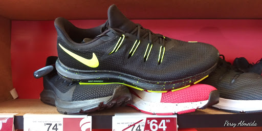 Shoe Store «Famous Footwear», reviews and photos, 32 Main Ave, Clifton, NJ 07014, USA