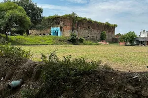 Badarka Fort image
