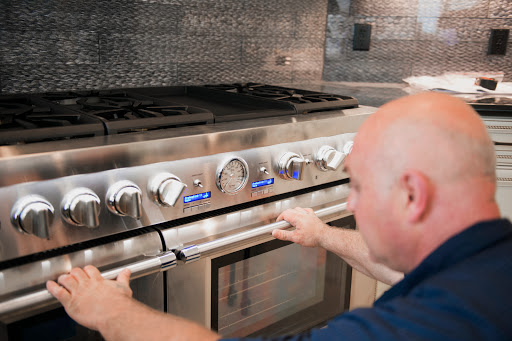 Appliance Store «Universal Appliance and Kitchen Center», reviews and photos, 14600 Arminta St, Van Nuys, CA 91402, USA