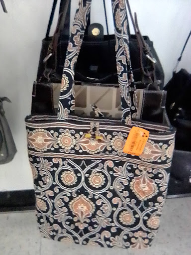 Thrift Store «CommunityAid Thrift Store & Donation Center», reviews and photos, 4833 Carlisle Pike, Mechanicsburg, PA 17050, USA