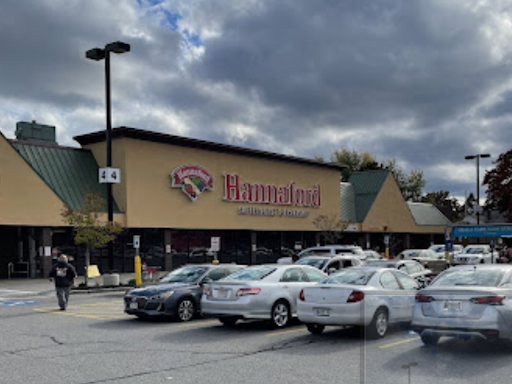 Grocery Store «Hannaford Supermarket», reviews and photos, 532 Main St,Route 1, Saco, ME 04072, USA