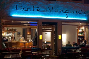Tante Yurgan's Café image