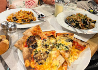 Plats et boissons du Pizzeria La Pizza Cresci à Nice - n°8