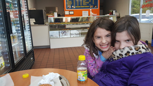 Donut Shop «Clifton Donut Shop», reviews and photos, 2317 Brownsboro Rd, Louisville, KY 40206, USA