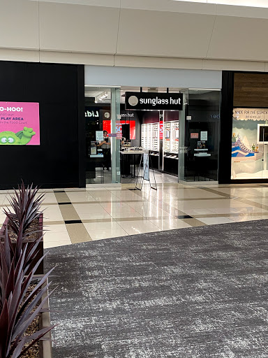 Computer Store «Apple Woodland», reviews and photos, 3195 28th St SE, Grand Rapids, MI 49512, USA