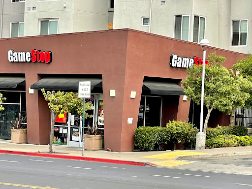 GameStop, 3980 Hollis St, Emeryville, CA 94608, USA, 