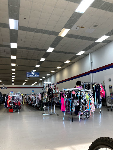 Thrift Store «Goodwill Industries of Greater Cleveland & East Central Ohio», reviews and photos, 14690 Snow Rd, Brook Park, OH 44142, USA