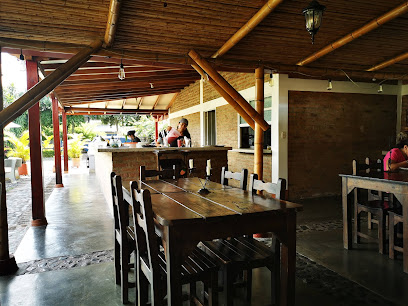 Garden BBQ Restaurante Campestre - Carrera 5 #305, Santa Elena, El Cerrito, Valle del Cauca, Colombia