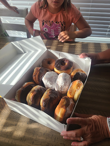 Donut Shop «Flip Flops Donut Shop», reviews and photos, 129 Bogue Inlet Dr, Emerald Isle, NC 28594, USA