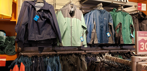 Sportswear Store «Columbia Sportswear Outlet Store at Edinburgh Premium Outlets», reviews and photos, 11715 NE Executive Dr #100, Edinburgh, IN 46124, USA
