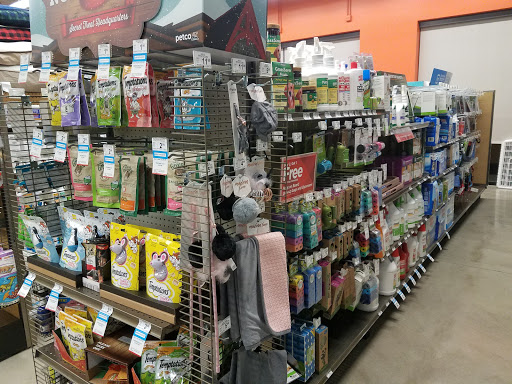 Pet Supply Store «Petco Animal Supplies», reviews and photos, 1425 W Palatine Rd, Hoffman Estates, IL 60192, USA