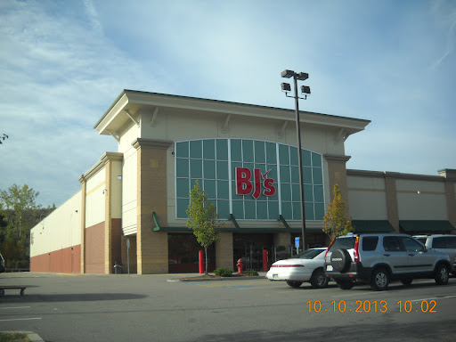 BJ’s Wholesale Club, 200 Crown Colony Dr, Quincy, MA 02169, USA, 