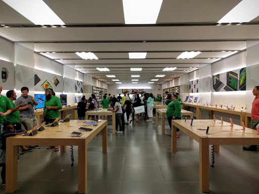 Computer Store «Apple Freehold Raceway Mall», reviews and photos, 3710 Route 9 South, Freehold, NJ 07728, USA