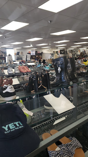 Clothing Store «Uptown Cheapskate», reviews and photos, 8228 E 61st St #101, Tulsa, OK 74133, USA