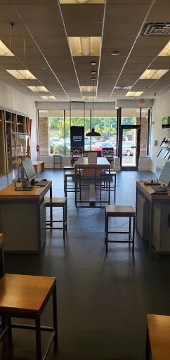 Cell Phone Store «Verizon Authorized Retailer - Wireless Zone», reviews and photos, 100 Main St N, Southbury, CT 06488, USA