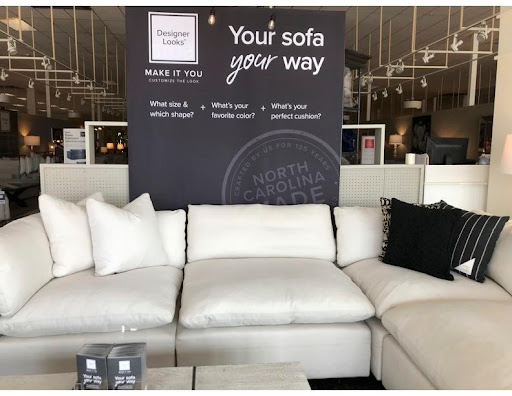 Furniture Store «Value City Furniture», reviews and photos, 4380 E New York St, Aurora, IL 60504, USA