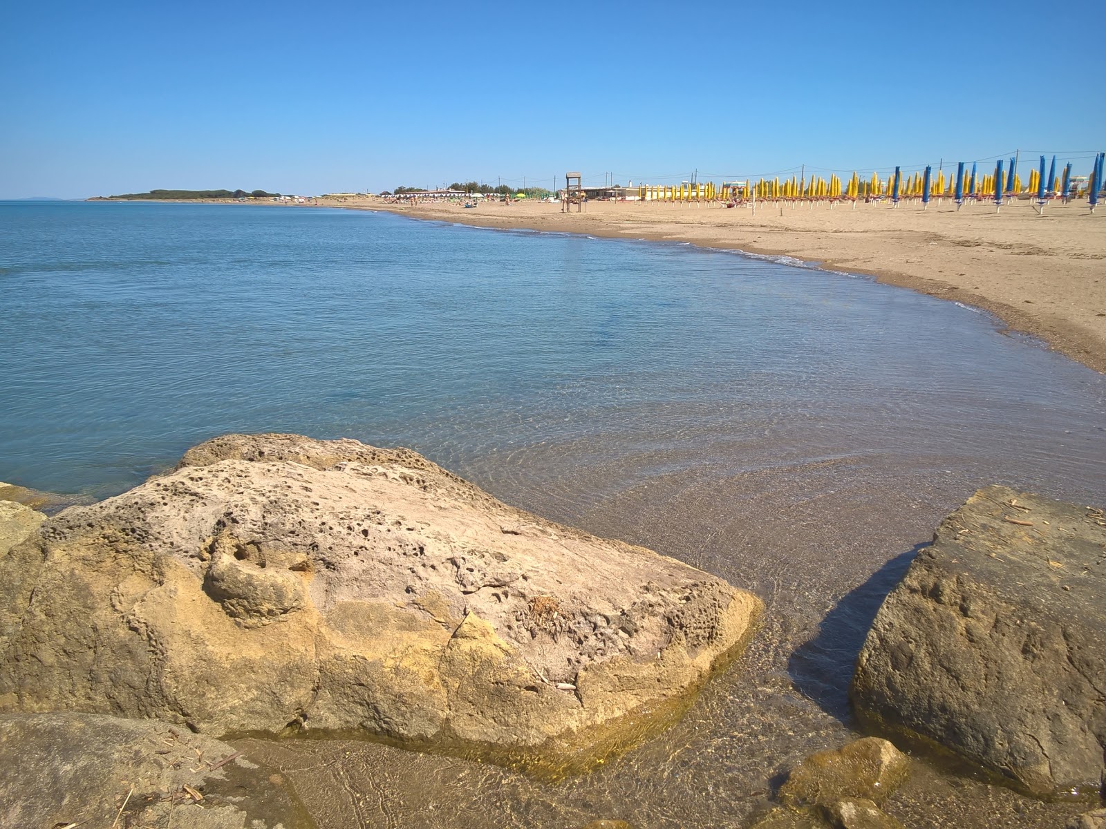Er Corsaro beach的照片 位于自然区域