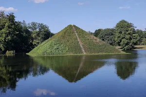 Landpyramide Branitzer Park image