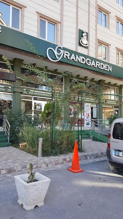 Grand Garden Restaurant-Cafe