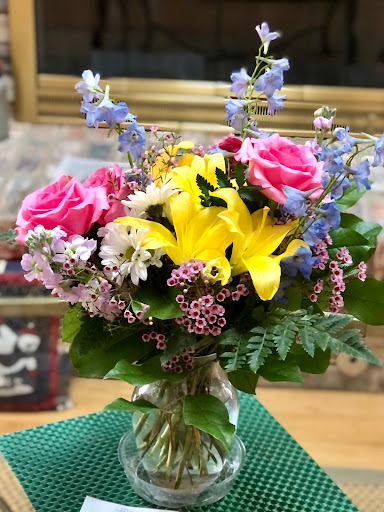 Florist «Town & Country Gardens Geneva», reviews and photos, 216 W State St, Geneva, IL 60134, USA