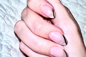 Belles nail bar image