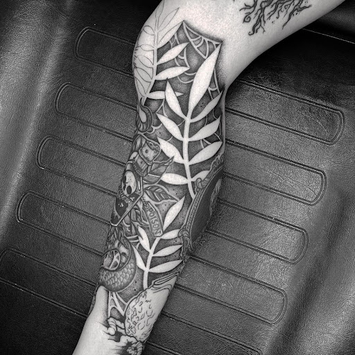 Explore eagle and flag tattoo ideas, creative tattoo ideas in Patchogue, available at East End Tattoo of Patchogue