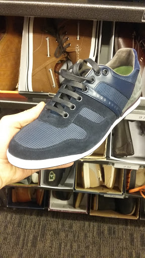 Department Store «Nordstrom Rack The Shops at Oak Brook Place», reviews and photos, 2155 22nd St, Oak Brook, IL 60523, USA