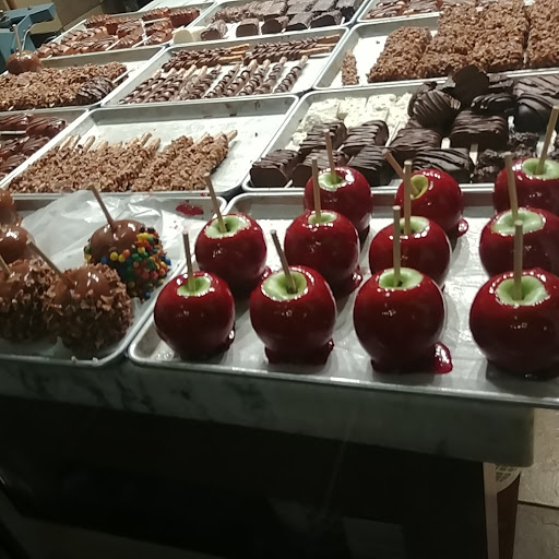 Chocolate Shop «Kilwins Hollywood», reviews and photos, 1907 Hollywood Blvd, Hollywood, FL 33020, USA