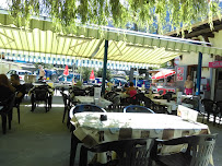 Atmosphère du Restaurant Le Chalet Du Lac à La Roche-de-Rame - n°13
