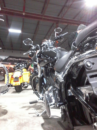 Motorcycle Dealer «MOMS Foxboro», reviews and photos, 1000 Washington St, Foxborough, MA 02035, USA
