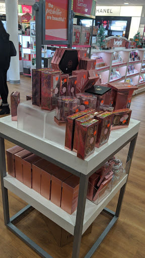 Hair Salon «Ulta Beauty», reviews and photos, 1480 Highlands Dr NE, Issaquah, WA 98029, USA