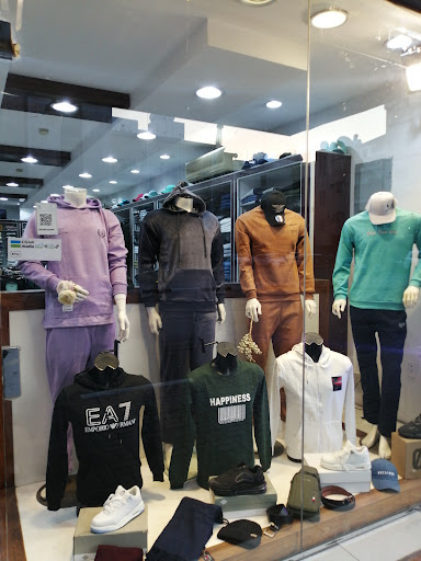 ثلاثيات الأبعاد للملابس الرجالية