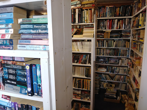 Literate Collector, 16568 N Pacific Hwy, Woodburn, OR 97071, USA, 