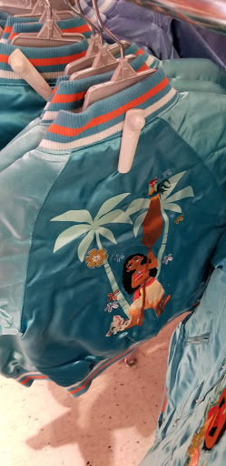 Toy Store «Disney Store», reviews and photos, 400 Premium Outlets Dr, Monroe, OH 45050, USA