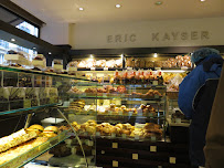 Vitrine du Restaurant servant le petit-déjeuner Boulangerie Eric Kayser - Duroc à Paris - n°14