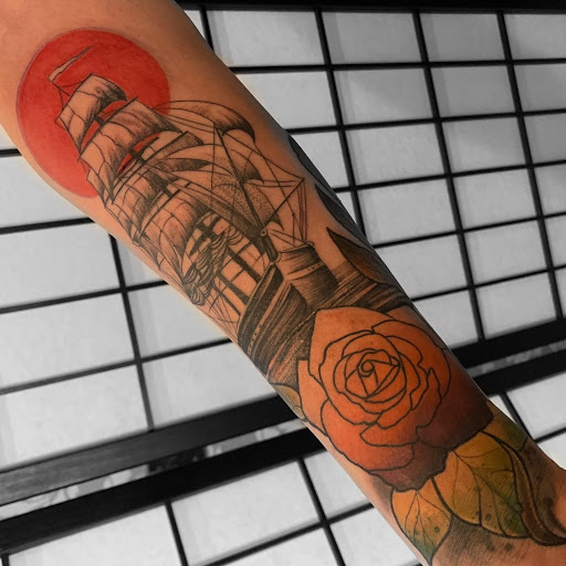 Broken Clover Tattoo, 710 E 9th St, Tucson, AZ 85715, USA, 