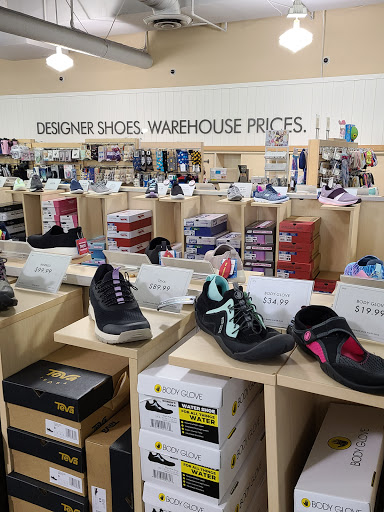 Shoe Store «DSW Designer Shoe Warehouse», reviews and photos, 15301 Ventura Blvd, Sherman Oaks, CA 91403, USA